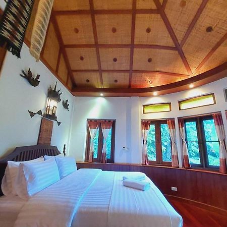 Avara Signature House Hotel Chiang Mai Ngoại thất bức ảnh