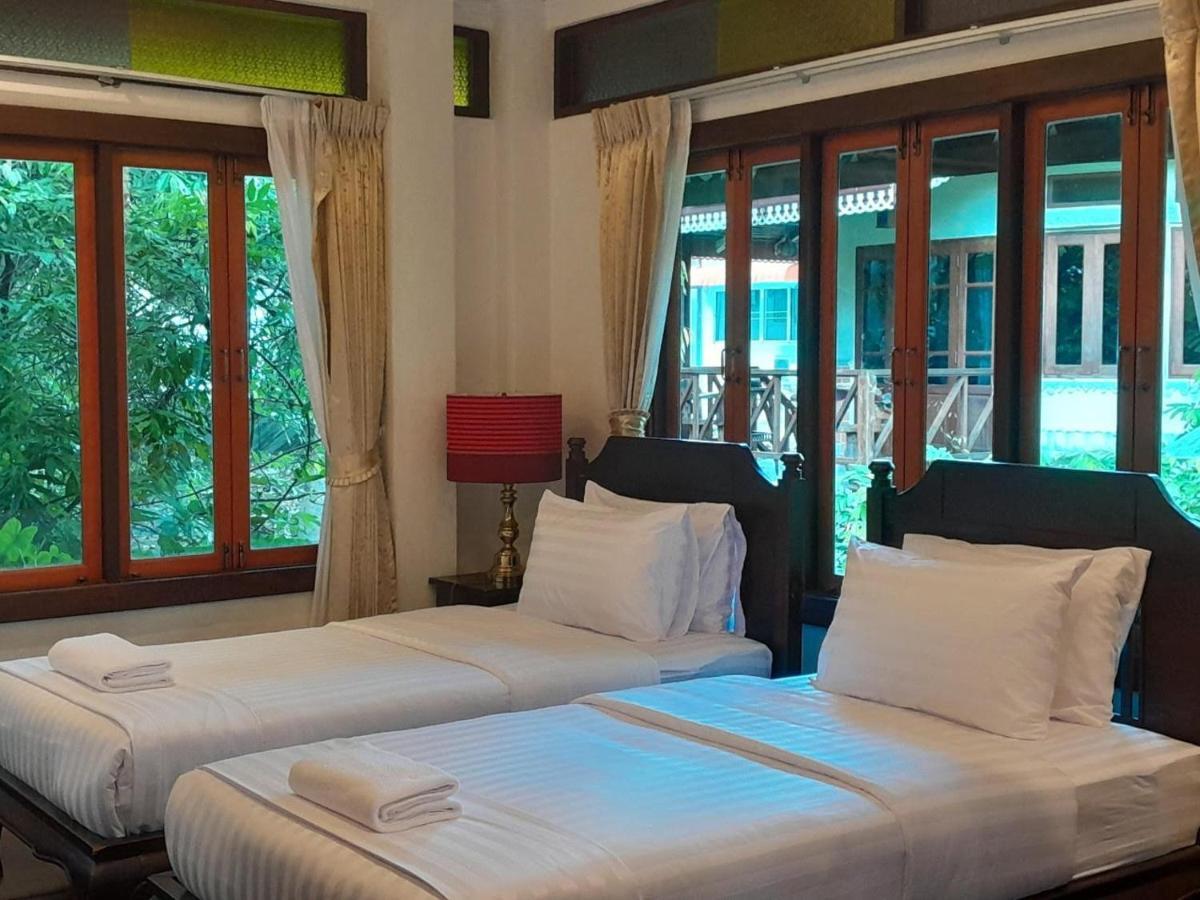 Avara Signature House Hotel Chiang Mai Ngoại thất bức ảnh