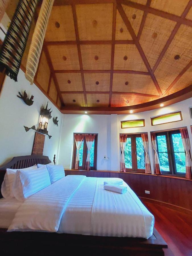 Avara Signature House Hotel Chiang Mai Ngoại thất bức ảnh