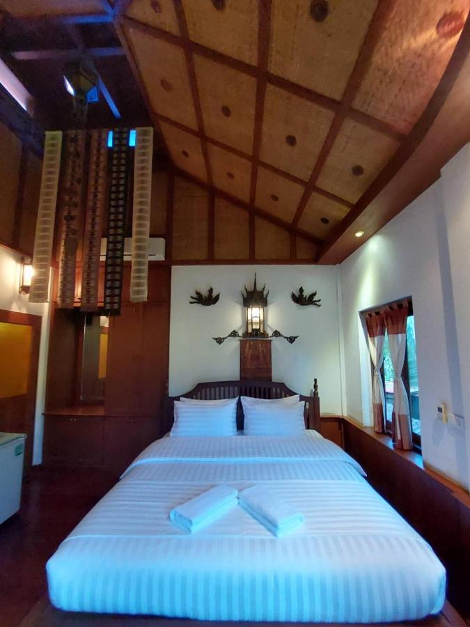 Avara Signature House Hotel Chiang Mai Ngoại thất bức ảnh