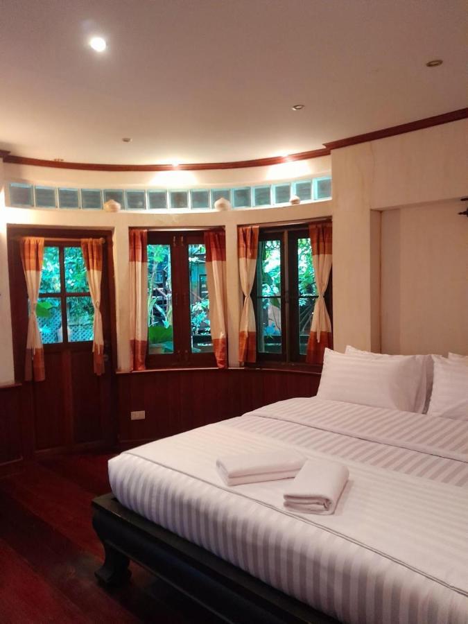 Avara Signature House Hotel Chiang Mai Ngoại thất bức ảnh