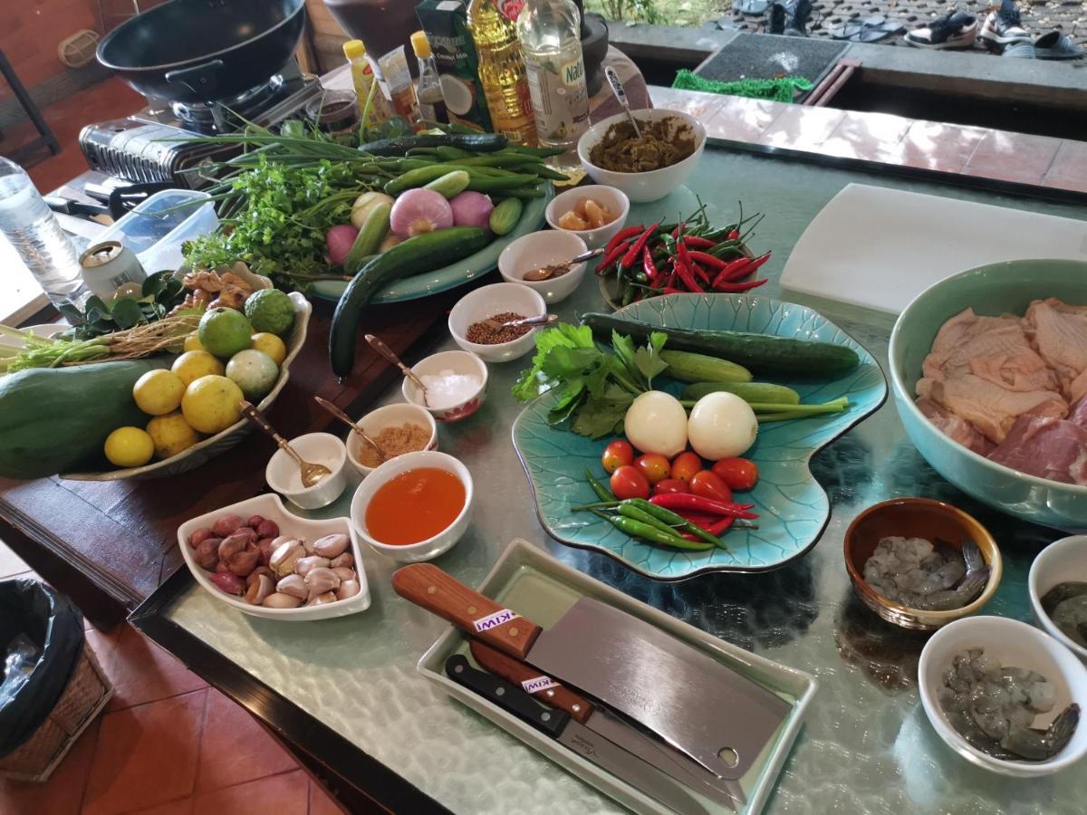 Avara Signature House Hotel Chiang Mai Ngoại thất bức ảnh