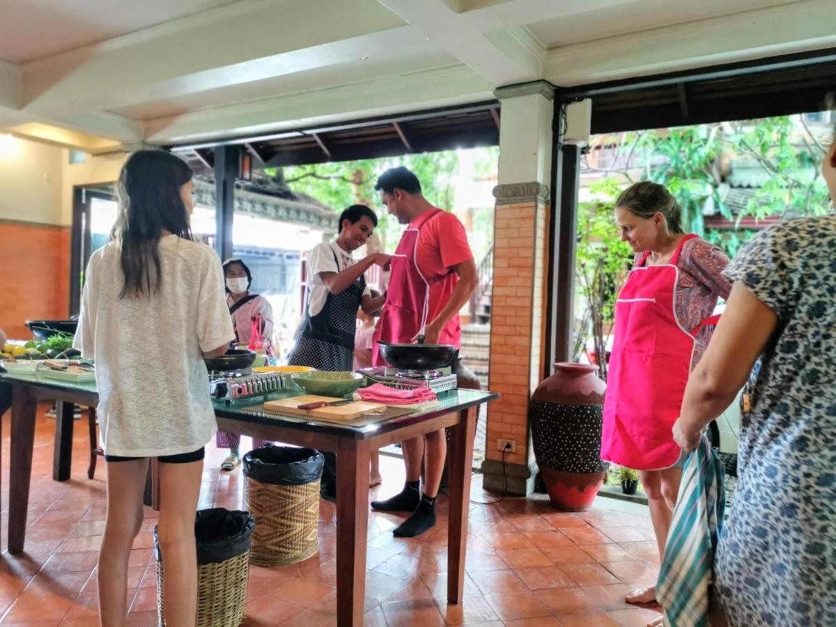 Avara Signature House Hotel Chiang Mai Ngoại thất bức ảnh