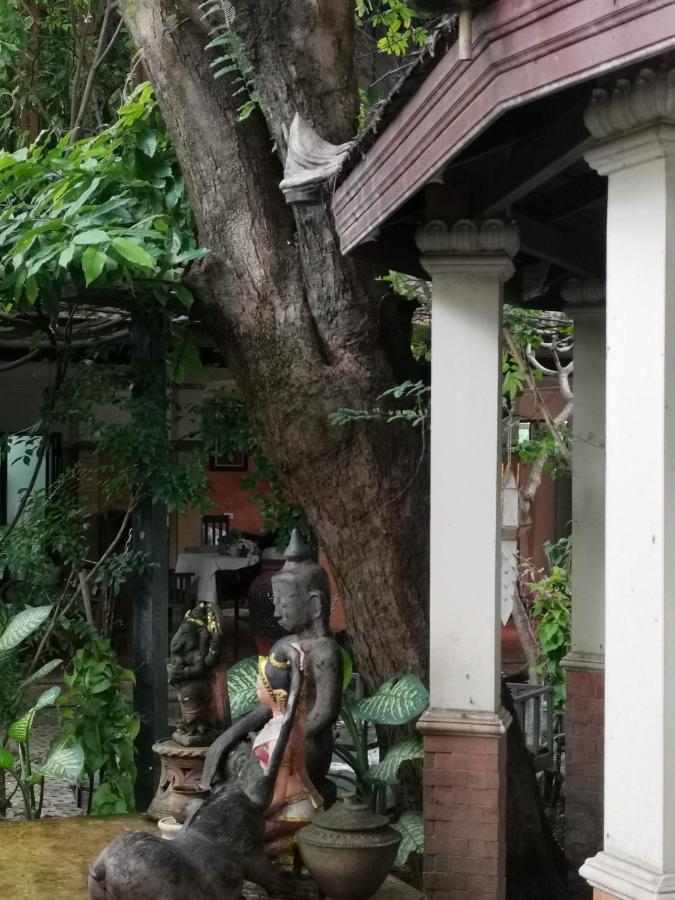 Avara Signature House Hotel Chiang Mai Ngoại thất bức ảnh