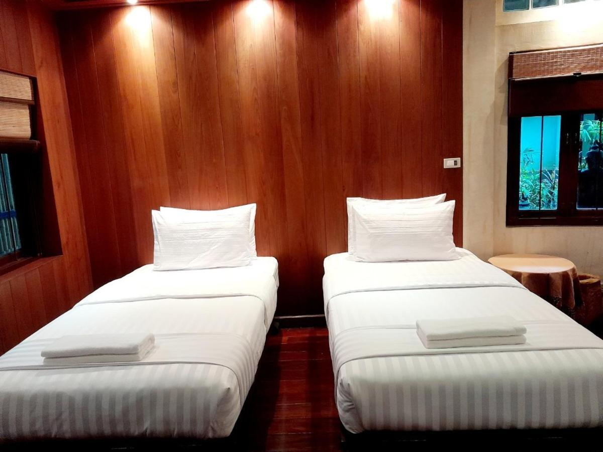 Avara Signature House Hotel Chiang Mai Ngoại thất bức ảnh