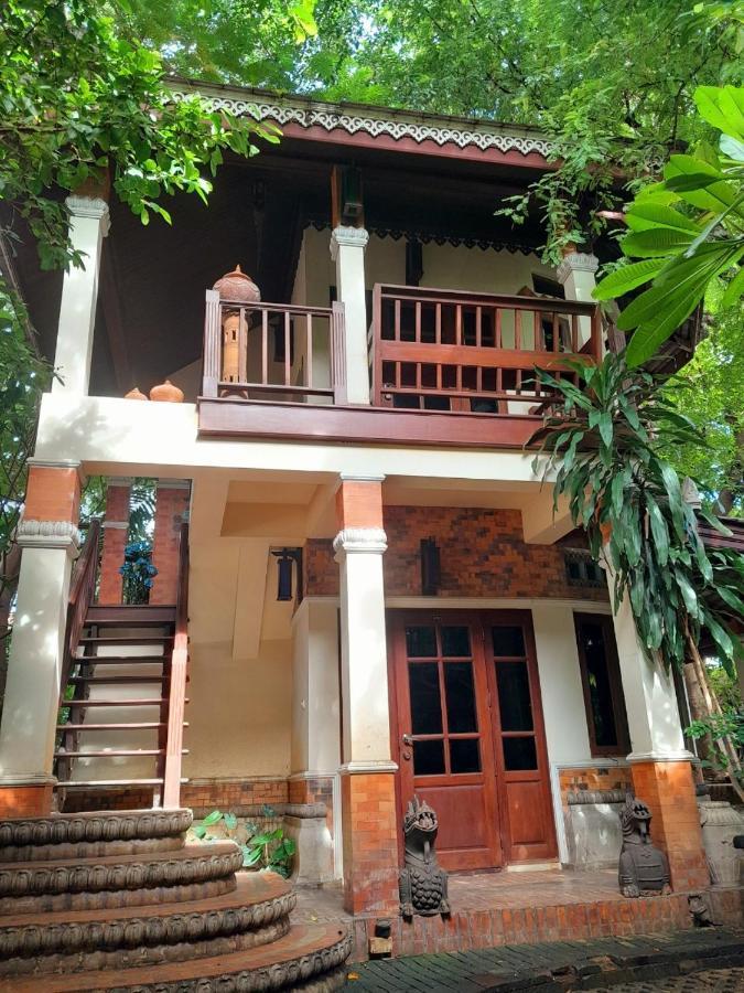 Avara Signature House Hotel Chiang Mai Ngoại thất bức ảnh